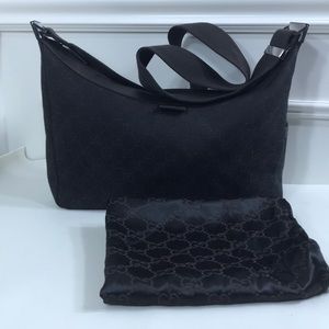 Gucci shoulder bag excellent condition!
